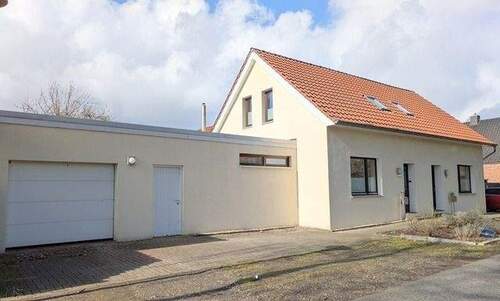 Ansicht - Großzügiges WOHNEN auf 190 qm plus 50 qm Einliegerwohnung !