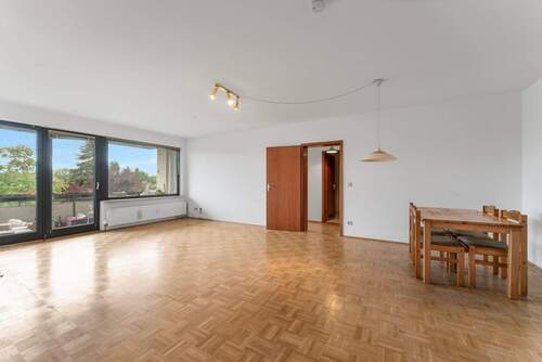 Wohnzimmer - 4 Zimmer Etagenwohnung zum Kaufen in Köln