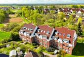 Luftbid Eingangsseite - 4-5 Zimmer - 2 Bäder - Freier Blick - Großzügig und komfortabel wie ein EFH