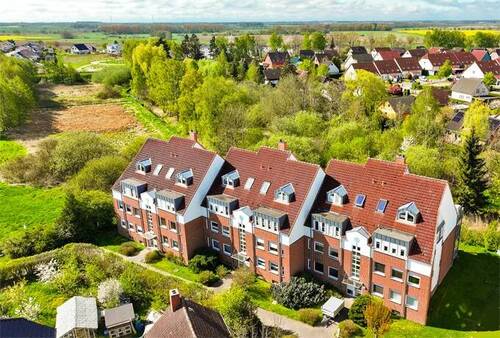 Luftbid Eingangsseite - 4-5 Zimmer - 2 Bäder - Freier Blick - Großzügig und komfortabel wie ein EFH