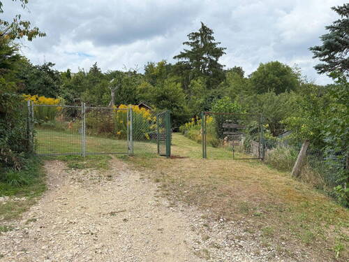 Tor mit Stellplatz - 