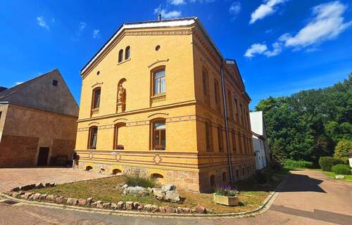 Wohnhaus - Etagenwohnung mit 75,80 m&sup2; in Petersberg zur Miete