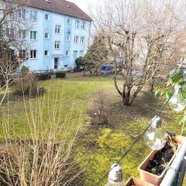 Aussicht - Charmante 3 Zimmer-Wohnung mit Balkon in Tamm - ein Zuhause zum Wohlfühlen
