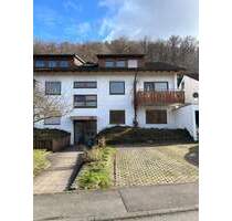 Neu renovierte 2-Zi. ETW in kleiner Einheit mit Gartenanteil und Stellplatz im Freien - Dettingen an der Erms