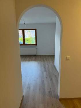 Wohnzimmer - 2 Zimmer Etagenwohnung zum Kaufen in Dettingen an der Erms