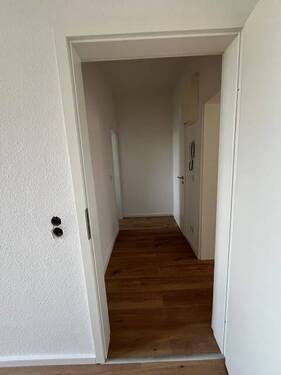 Flur.jpg - 3 Zimmer Etagenwohnung zur Miete in Zwickau