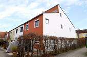 Aussenansicht - AIGNER - Großzügiges Reiheneckhaus mit Erbpacht in ruhiger Lage Freimanns