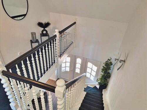 elegante Holztreppe - 