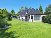 großer und grün angelegter Garten - 6 Zimmer Einfamilienhaus zum Kaufen in Ostrohe