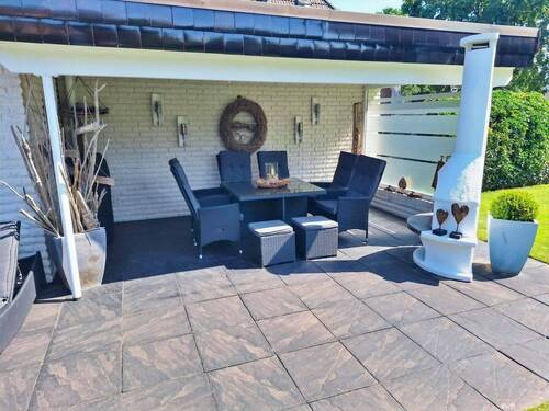 überdachte und windgeschützte Terrasse - 6 Zimmer Einfamilienhaus in Ostrohe