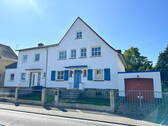 Frontansicht - Bad Homburg Ober-Eschbach: entkerntes Doppelhaus mit großem Garten [von privat]