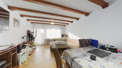 Wohnzimmer - 2 Zimmer Etagenwohnung zum Kaufen in Stuttgart