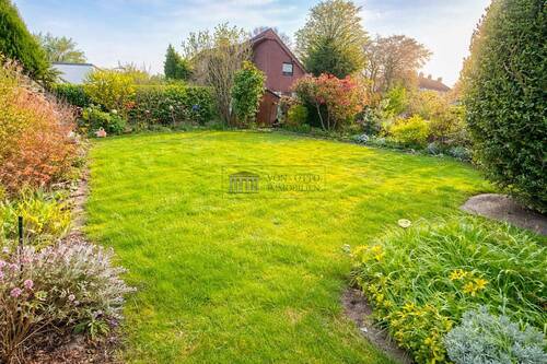 Traumhafter Garten - 5 Zimmer Mehrfamilienhaus, Wohnhaus zum Kaufen in Meerbusch