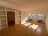 Wohnen 2 - Geräumige 4-Zimmer-Dachgeschosswohnung im Ortszentrum mit zwei Balkonen