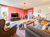 Wohnzimmer - Großzügige 3-Zimmer-Wohnung mit Süd-Balkon in Weilheim