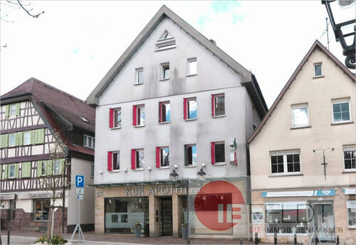 Das Gebäude von vorn - Provisionsfrei! Zentrales Wohn- und Geschäftshaus mit Wohnungen, Praxis und Ladenfläche