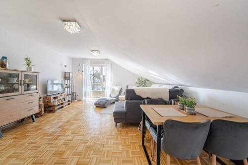 Wohn- und Essbereich - 3 Zimmer Etagenwohnung zum Kaufen in München
