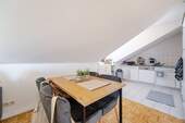 Essbereich mit offener Wohnküche - 3 Zimmer Etagenwohnung in München