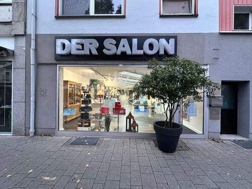 Front - Großzügige Verkaufsfläche auf zwei Etagen