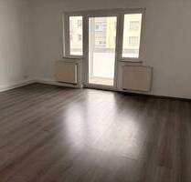 Großzügig geschnittene, helle 2-Zimmer-Wohnung mit Wintergartenbalkon - Stadtteil Rennweg - Nürnberg