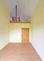 Zimmer mit Öffnung zum Dachgeschoss - 