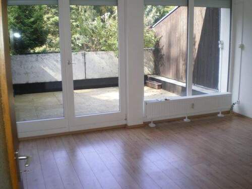 Wohnen - Charmante 2-Zimmer-Terrassenwohnung mit großer Dachterrasse