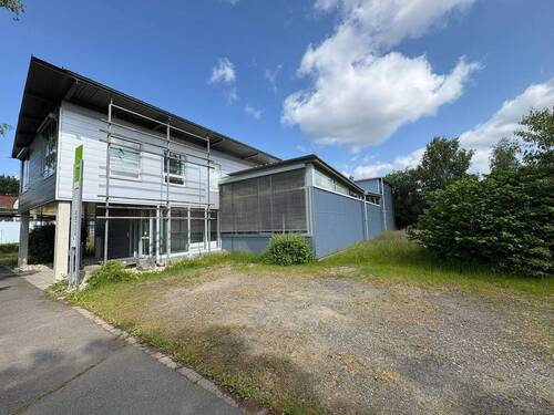 Objektansicht Ost - Halle zum Kaufen in Weiden in der Oberpfalz