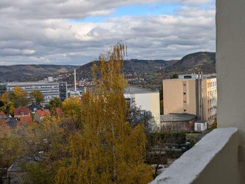 Blick Balkon - 2 Zimmer Etagenwohnung zur Miete in Jena