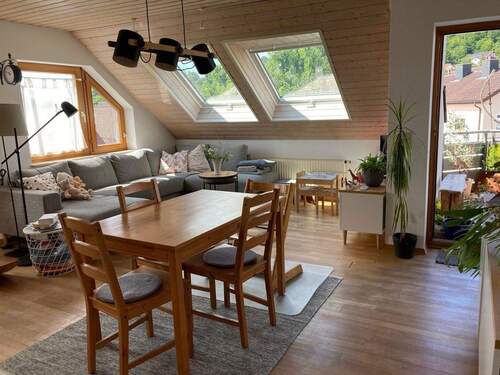 Wohnzimmer - 4 Zimmer Etagenwohnung zum Kaufen in Herbrechtingen