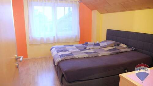 Schlafzimmer 1 OG 64 - 