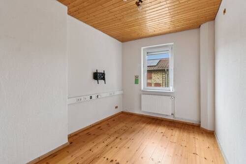 Hochparterre: Zimmer IV - 