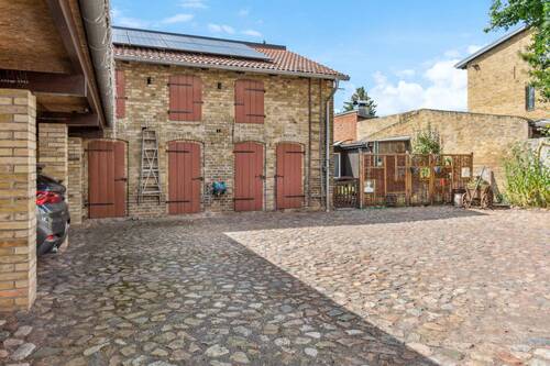 Remise im mittleren Grundstücksteil - 