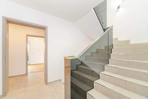 Treppenhaus - 2 Zimmer Terrassenwohnung zum Kaufen in Karlsfeld