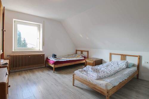1.OG Schlafzimmer II - 