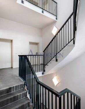 Hausflur - 3 Zimmer Etagenwohnung in Berlin