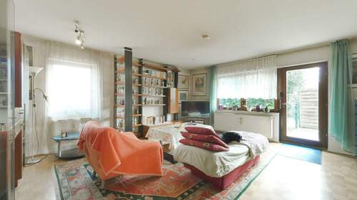 Wohnzimmer - 3 Zimmer Etagenwohnung zum Kaufen in Mannheim