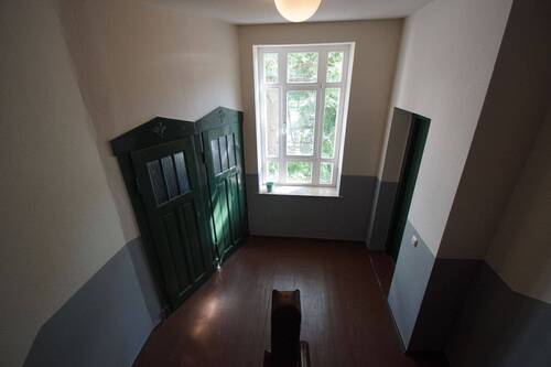 Abstellräume auf halber Treppe - 