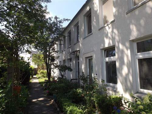 Rückseite - Mehrfamilienhaus, Wohnhaus in Hamburg