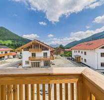 Schliersee-Neuhaus: Exklusive 3-Zimmer Landhaus-Wohnung im Obergeschoss mit Bergpanoramablick - Schliersee / Neuhaus