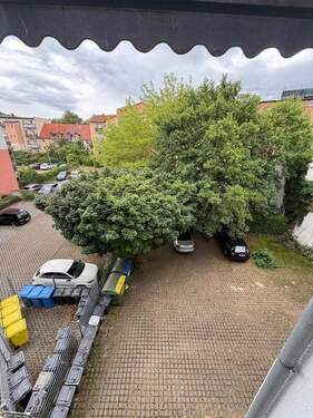 Blick vom Balkon - Etagenwohnung mit 72,60 m&sup2; in Jena zum Kaufen