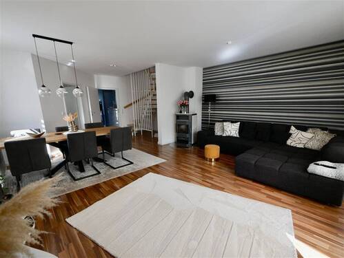 Wohn-Essbereich - Familienglück mit Kamin & Garten - Ihr neues Zuhause in Schlangen