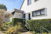 Gepflegter Eingangsbereich - 1 Zimmer Einfamilienhaus in Erkrath