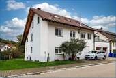 Ansicht 01 - 8 Zimmer Mehrfamilienhaus, Wohnhaus zum Kaufen in Tengen / Büßlingen