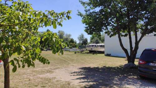 hi Gst mit Zelthalle re - 