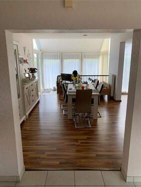 Wohnen / hinten Wintergarten - 2 Zimmer Etagenwohnung in Velpke