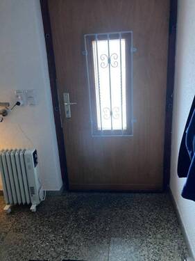 Eingang von innen - Einfamilienhaus mit 194,00 m&sup2; in Schwarzenberg/Erzgebirge zum Kaufen