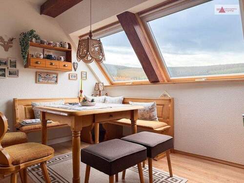 Wohnzimmer - Etagenwohnung mit 91,40 m&sup2; in Oberwiesenthal zum Kaufen