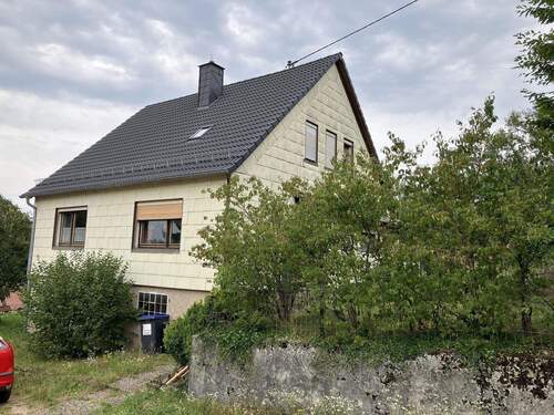 Seitenansicht - 7 Zimmer Einfamilienhaus in Freisen