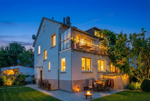 Hinterhausansicht - Attraktives Reihenendhaus im Herzen Frankfurts