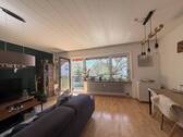 Wohnzimmer - Gepflegte und großzügige 2-Zimmer-Wohnung mit Balkon